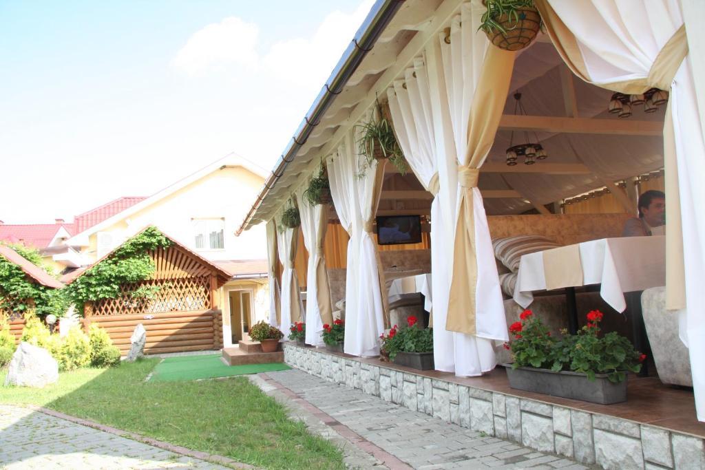 Europe Hotel Užhorod Esterno foto