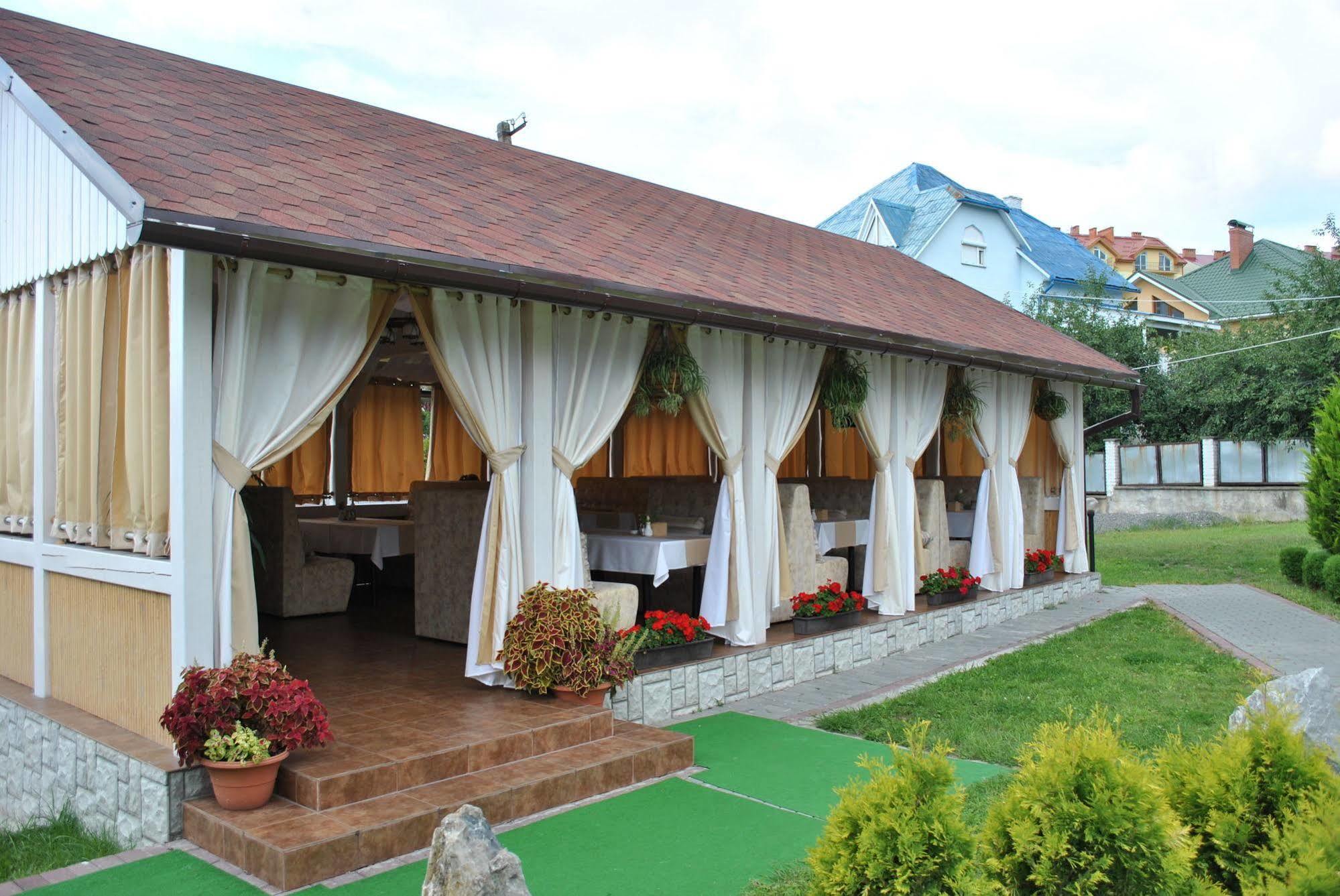 Europe Hotel Užhorod Esterno foto