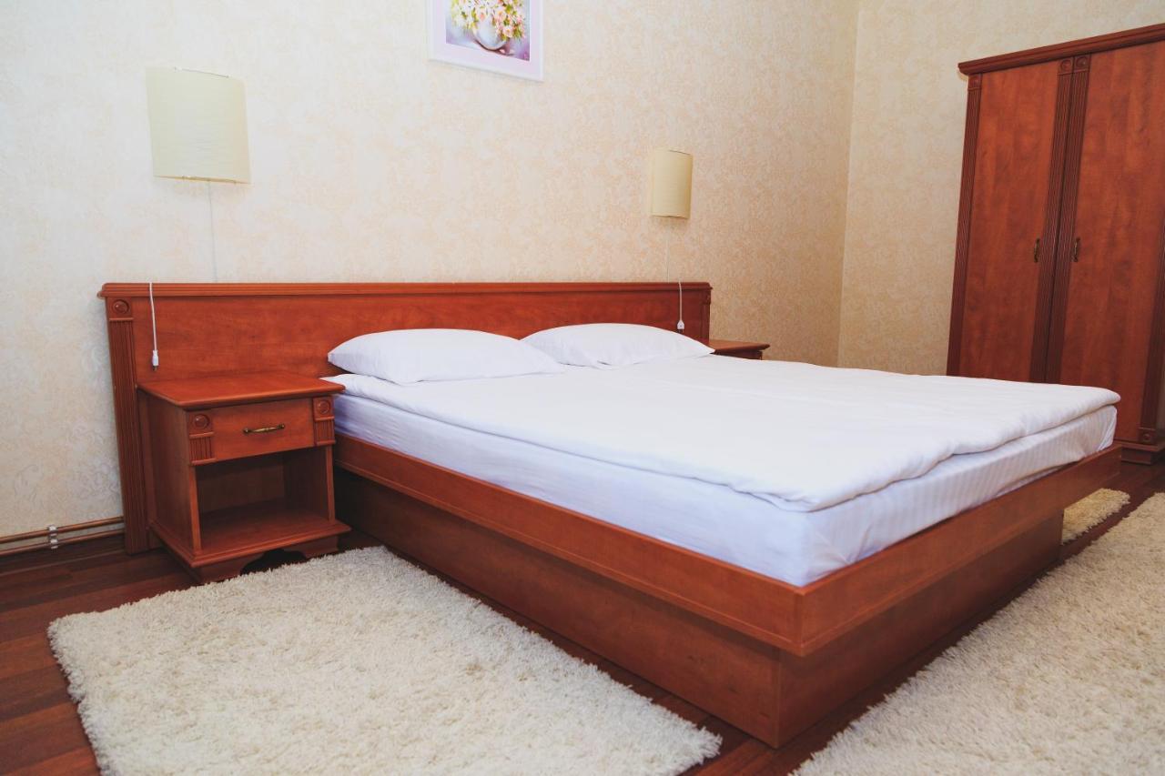 Europe Hotel Užhorod Esterno foto